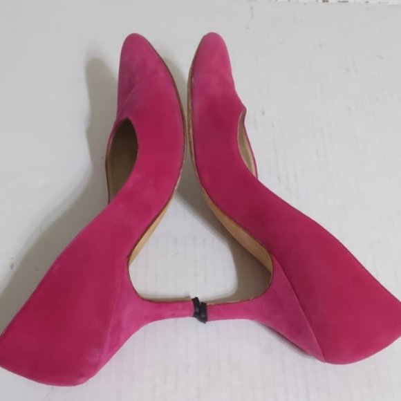 Manolo Blahnik BB 70 MM Suede Closed Toe Heels - Picture 4 of 7